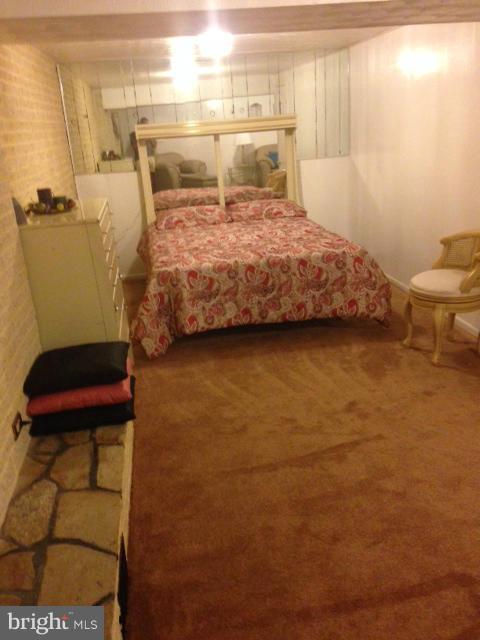 BOULEVARD PARK - Residential Lease