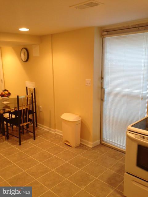 BOULEVARD PARK - Residential Lease