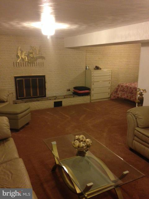 BOULEVARD PARK - Residential Lease