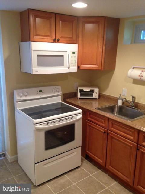 BOULEVARD PARK - Residential Lease