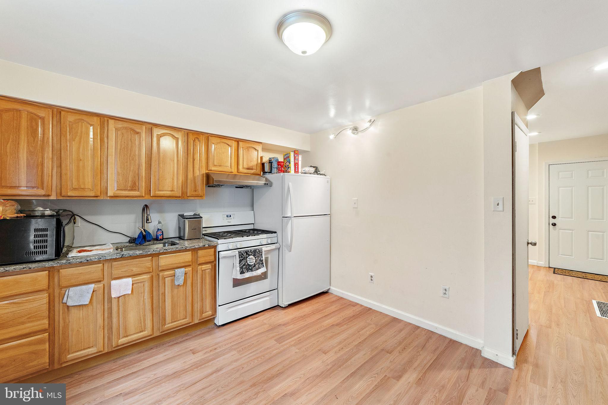 1715 W THOMPSON STREET