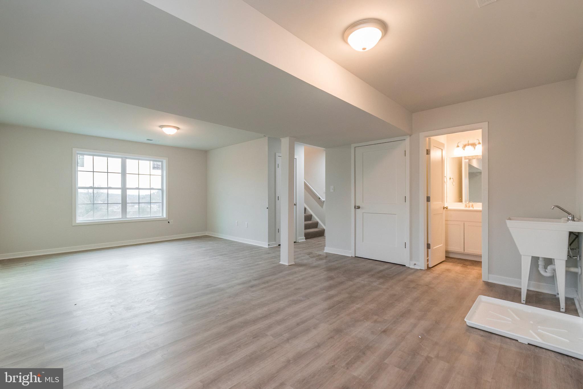 WATER VIEW ESTATES - Residential