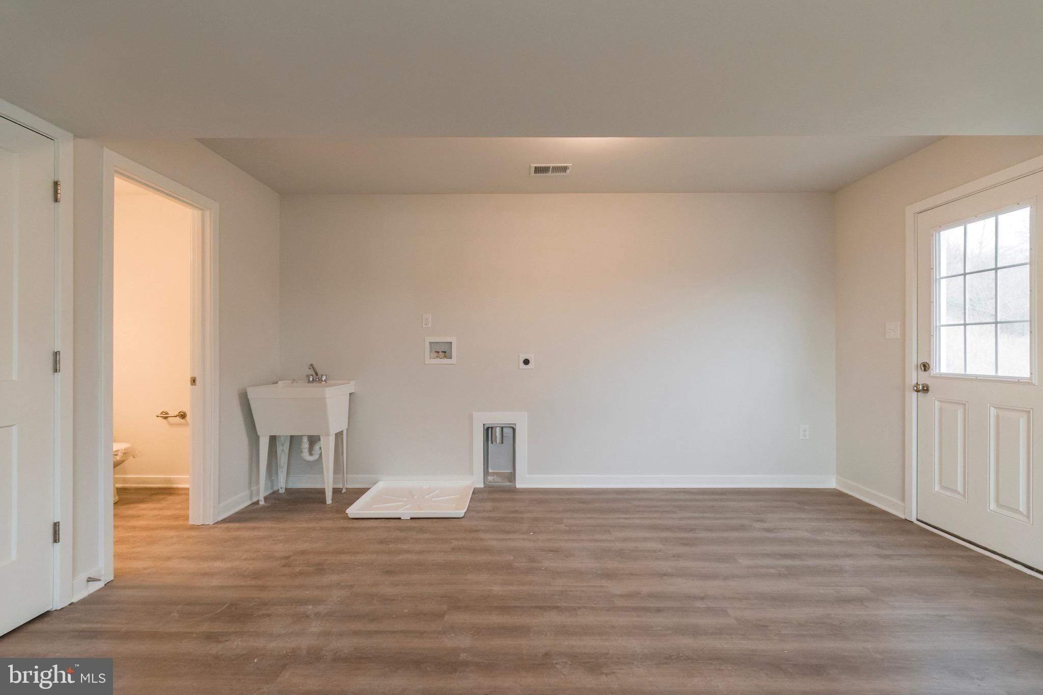 WATER VIEW ESTATES - Residential