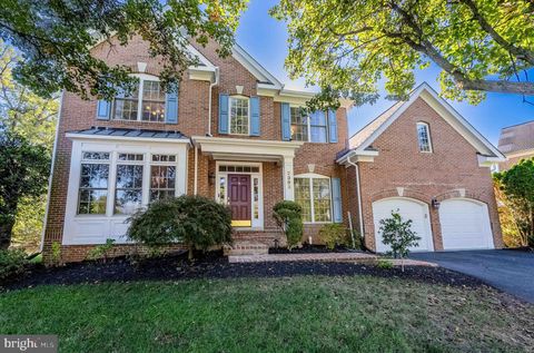 2393 WATTERS GLEN COURT FALLS CHURCH VA 22043