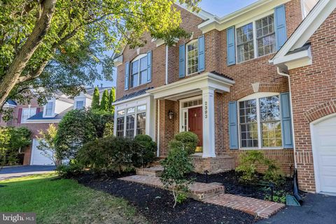2393 WATTERS GLEN COURT FALLS CHURCH VA 22043