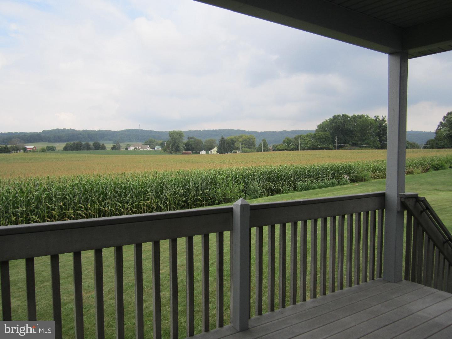 VILLAGE HOLLOW - Residential