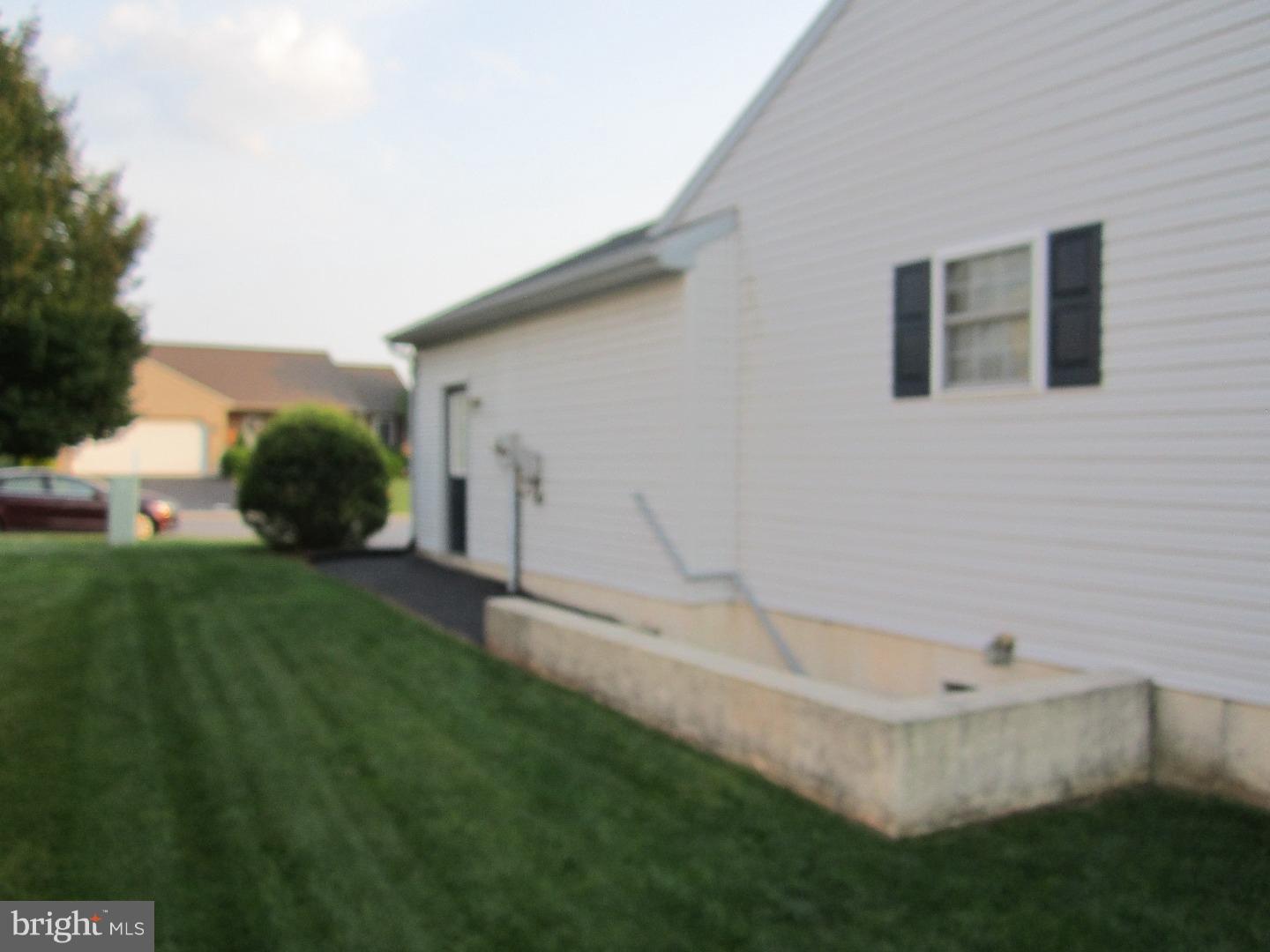 VILLAGE HOLLOW - Residential