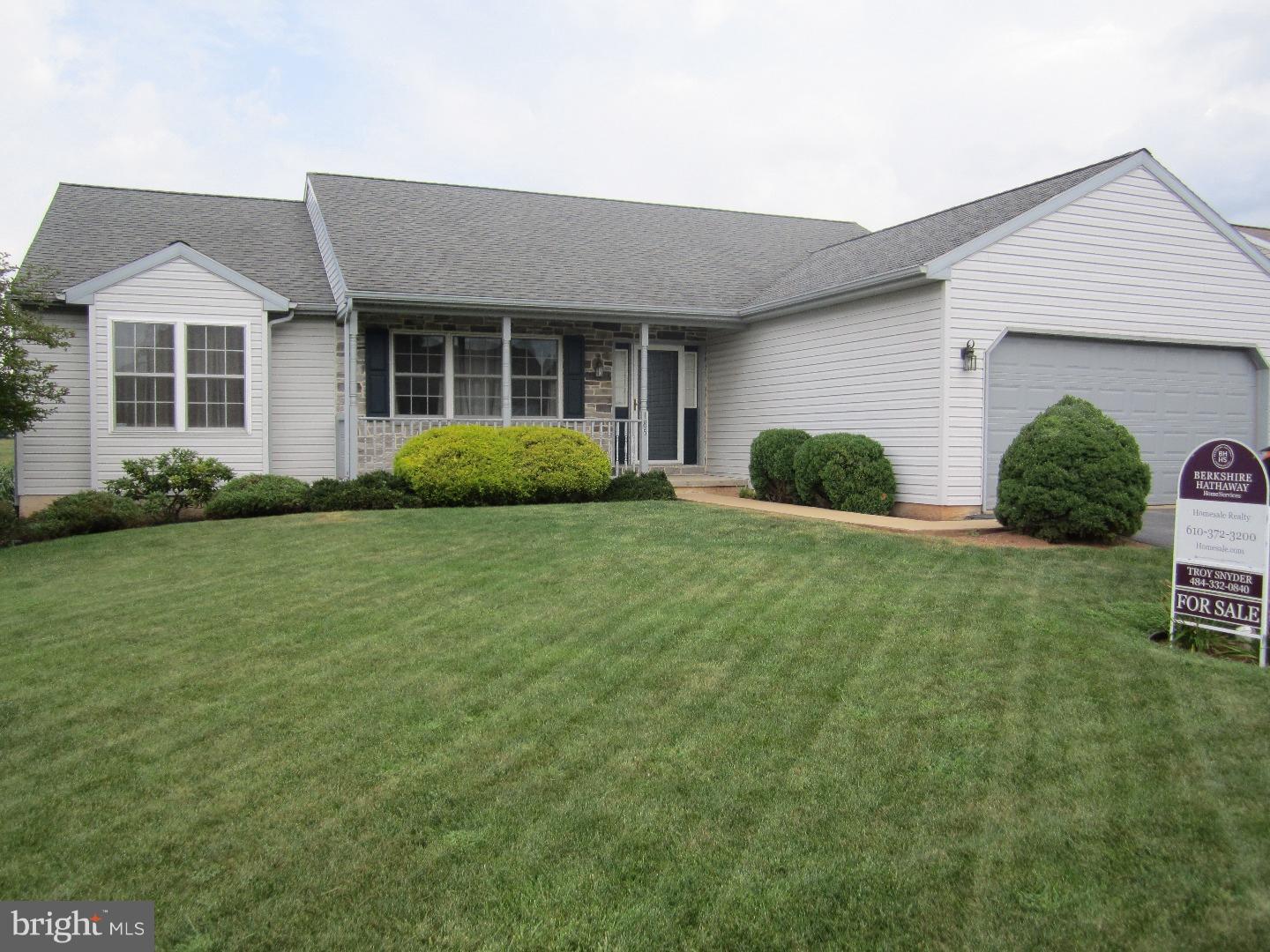 VILLAGE HOLLOW - Residential