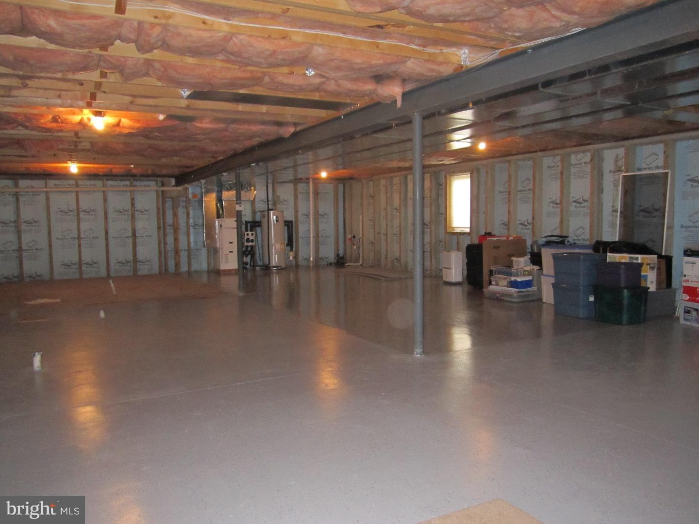 VILLAGE HOLLOW - Residential