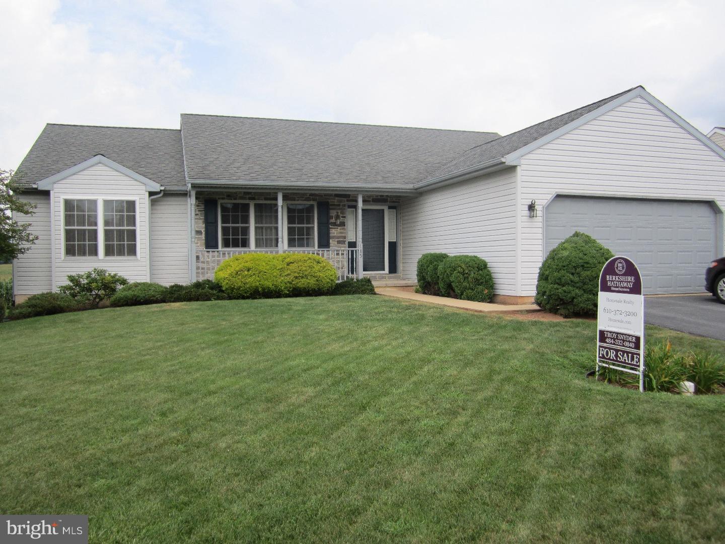 VILLAGE HOLLOW - Residential