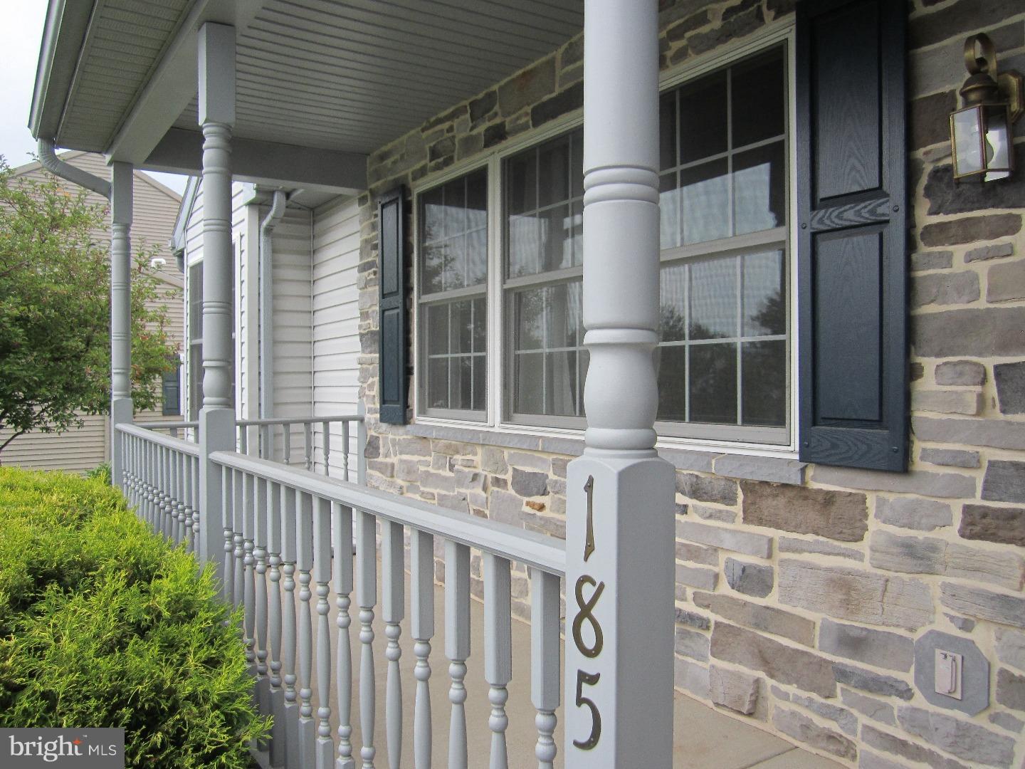 VILLAGE HOLLOW - Residential