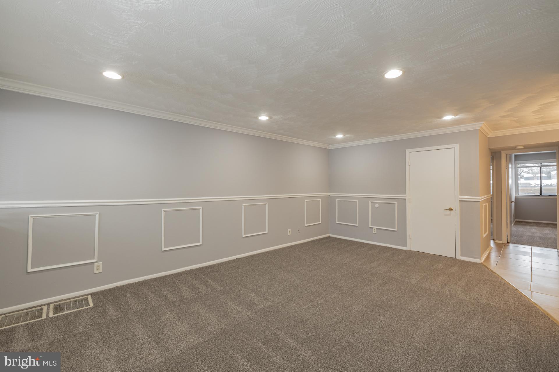 STONEGATE CONDO- PHASE I - Residential Lease