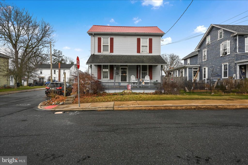 Photo of 128 S Barbara Street, MOUNT JOY, PA 17552 (MLS # PALA2081900)
