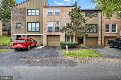 21 CLUB LANE READING PA 19607