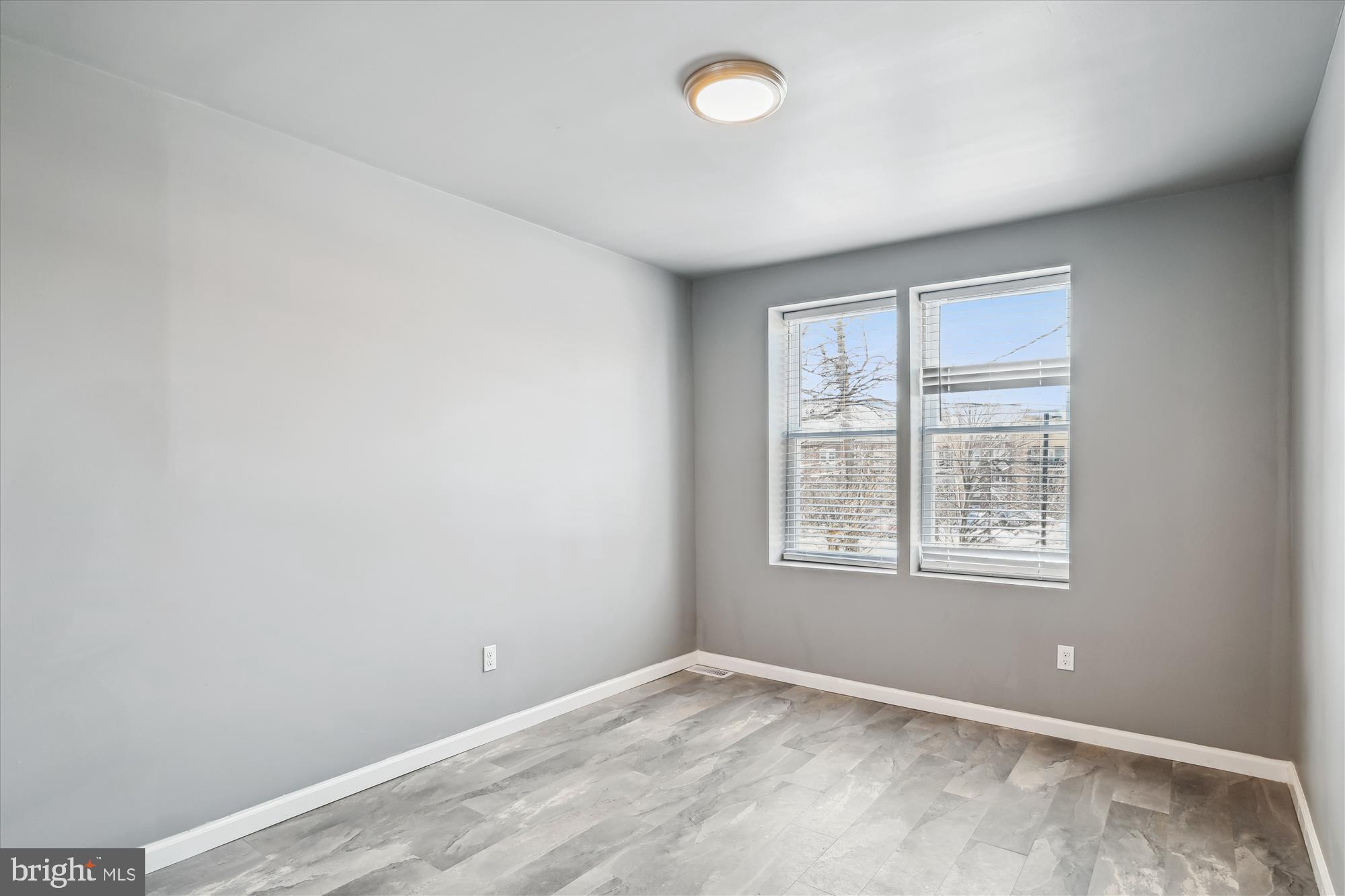 MONDAWMIN - Residential