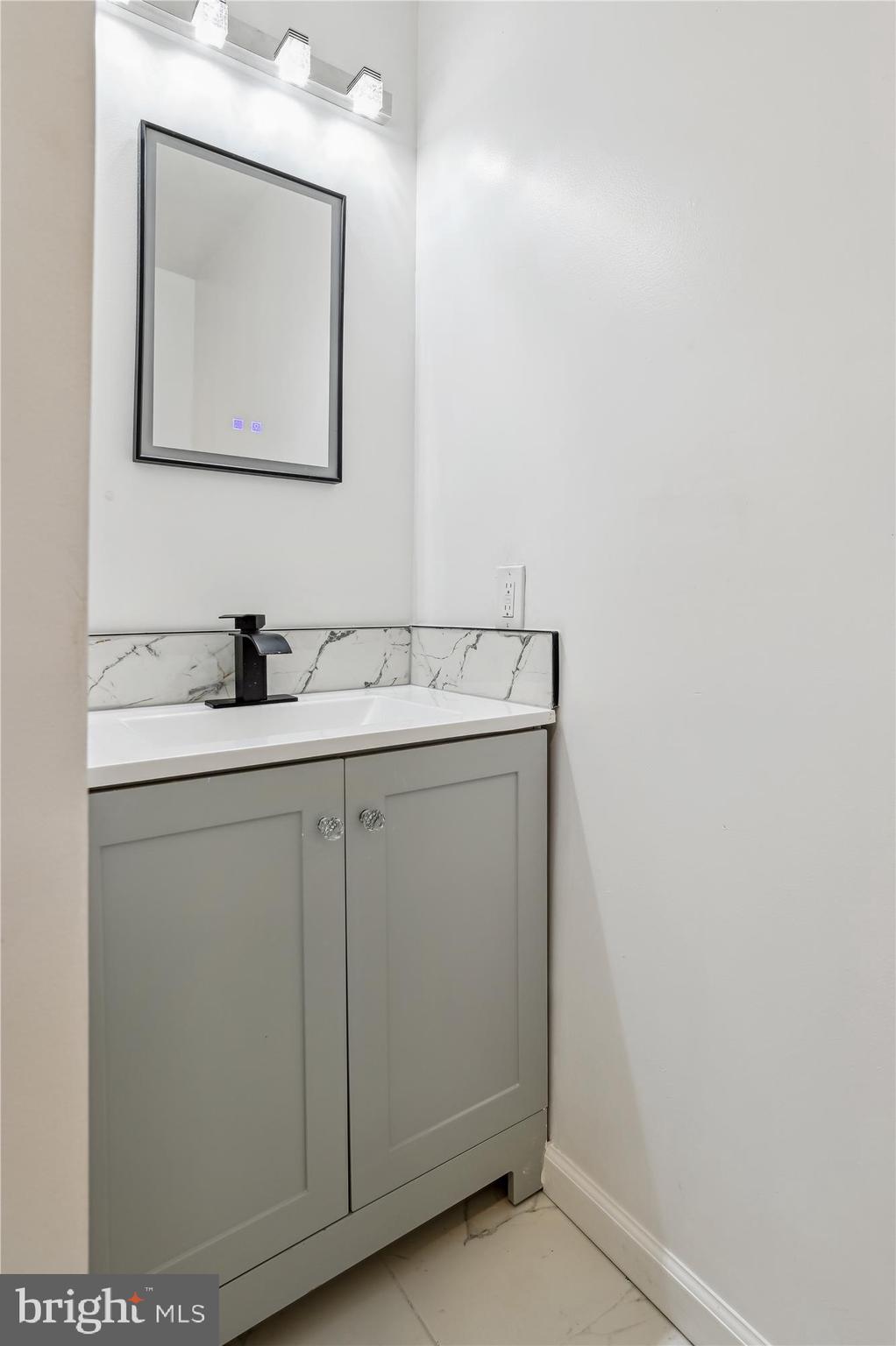 MONDAWMIN - Residential