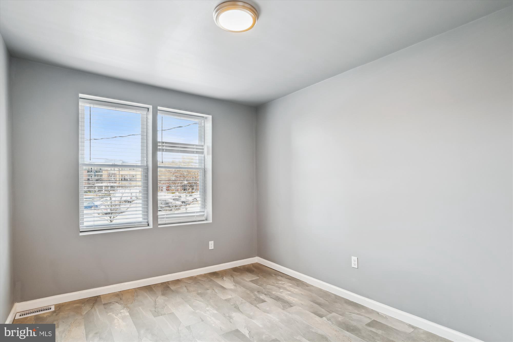 MONDAWMIN - Residential