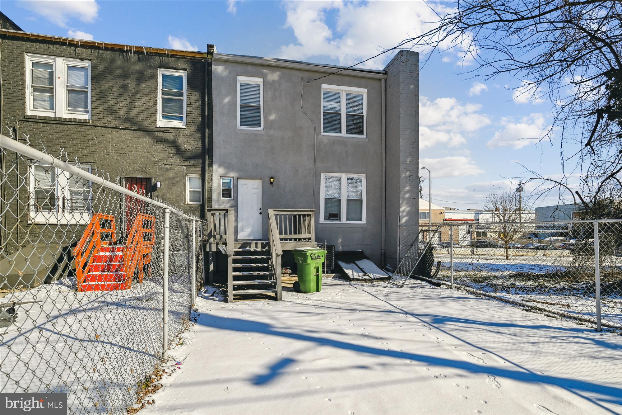 MONDAWMIN - Residential