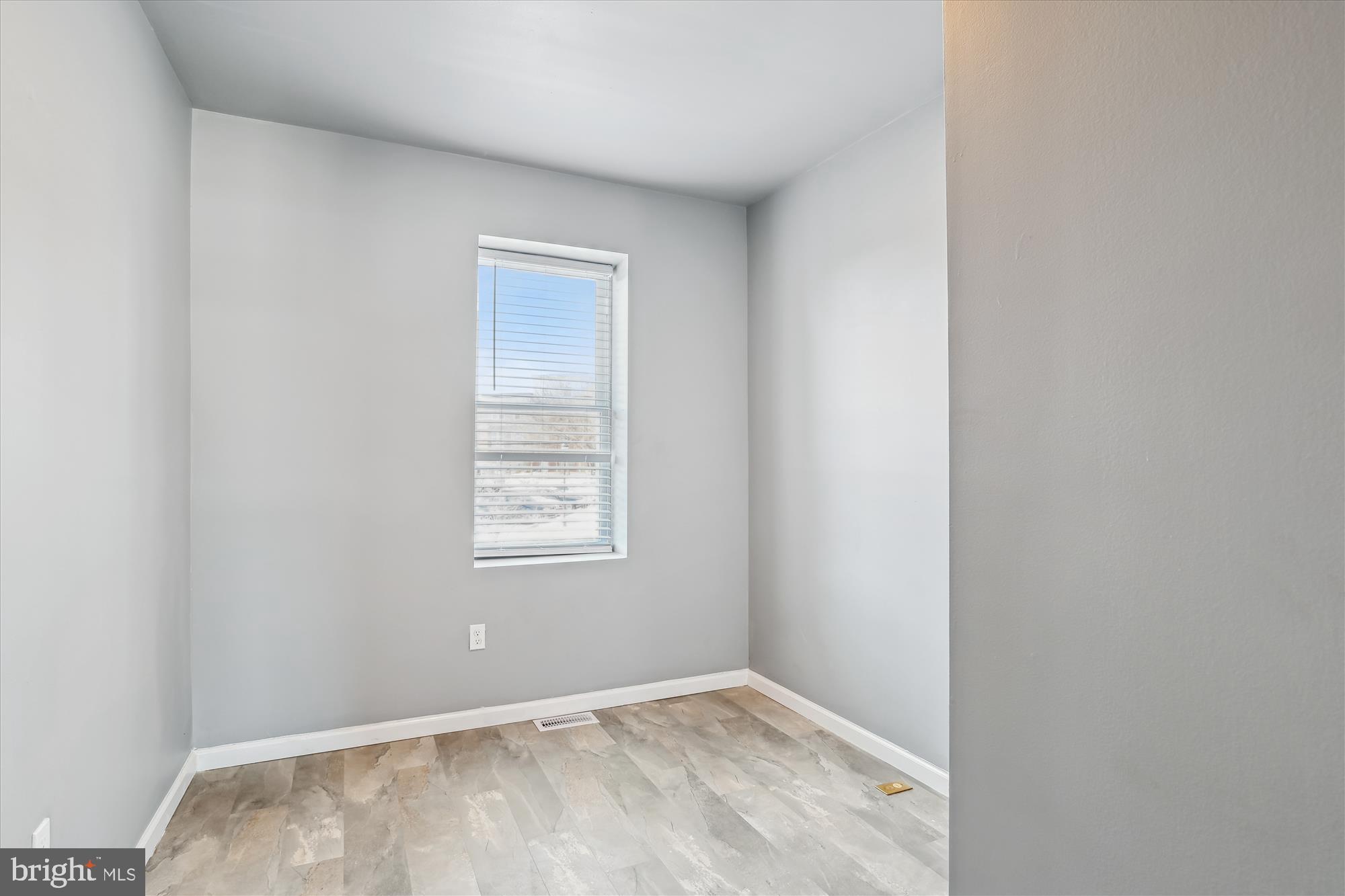 MONDAWMIN - Residential