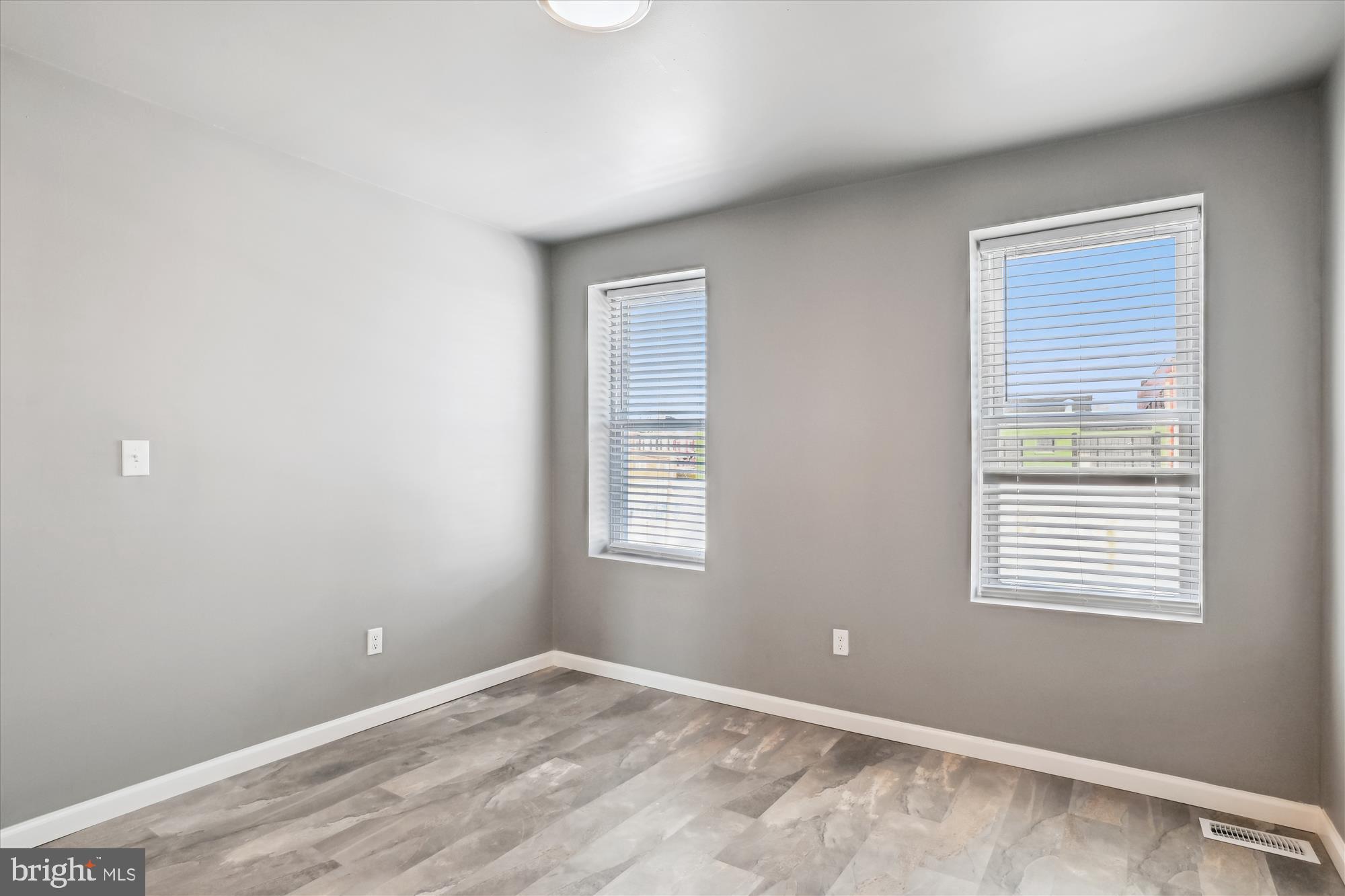 MONDAWMIN - Residential