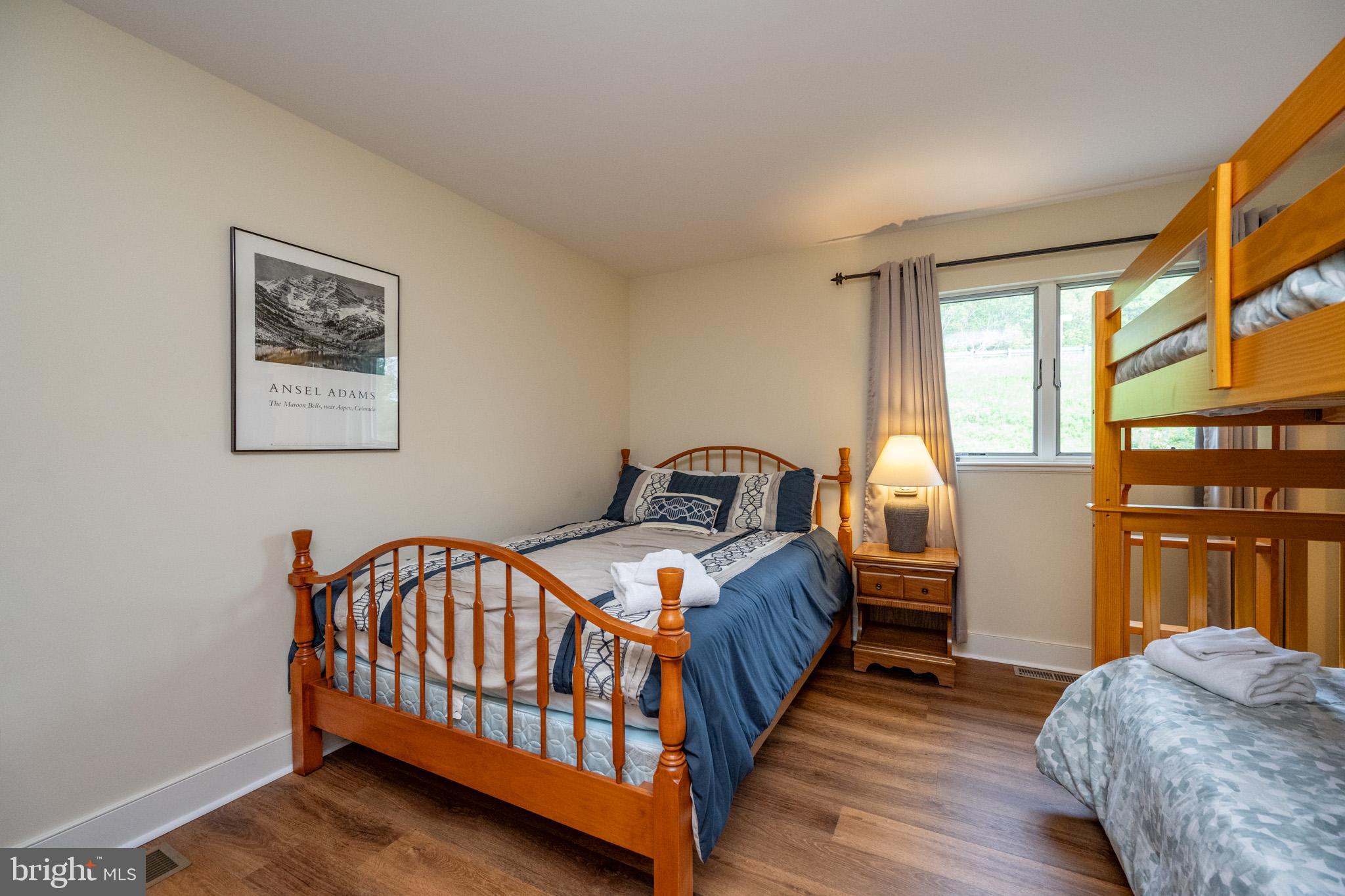 SUNDOWN CHASE - Residential