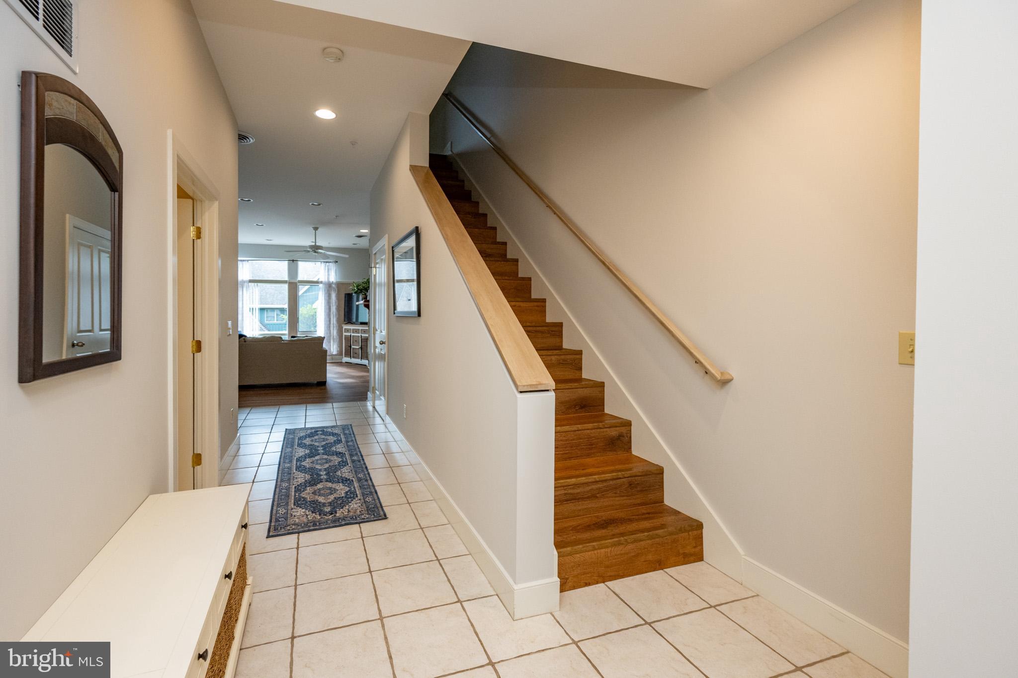 SUNDOWN CHASE - Residential