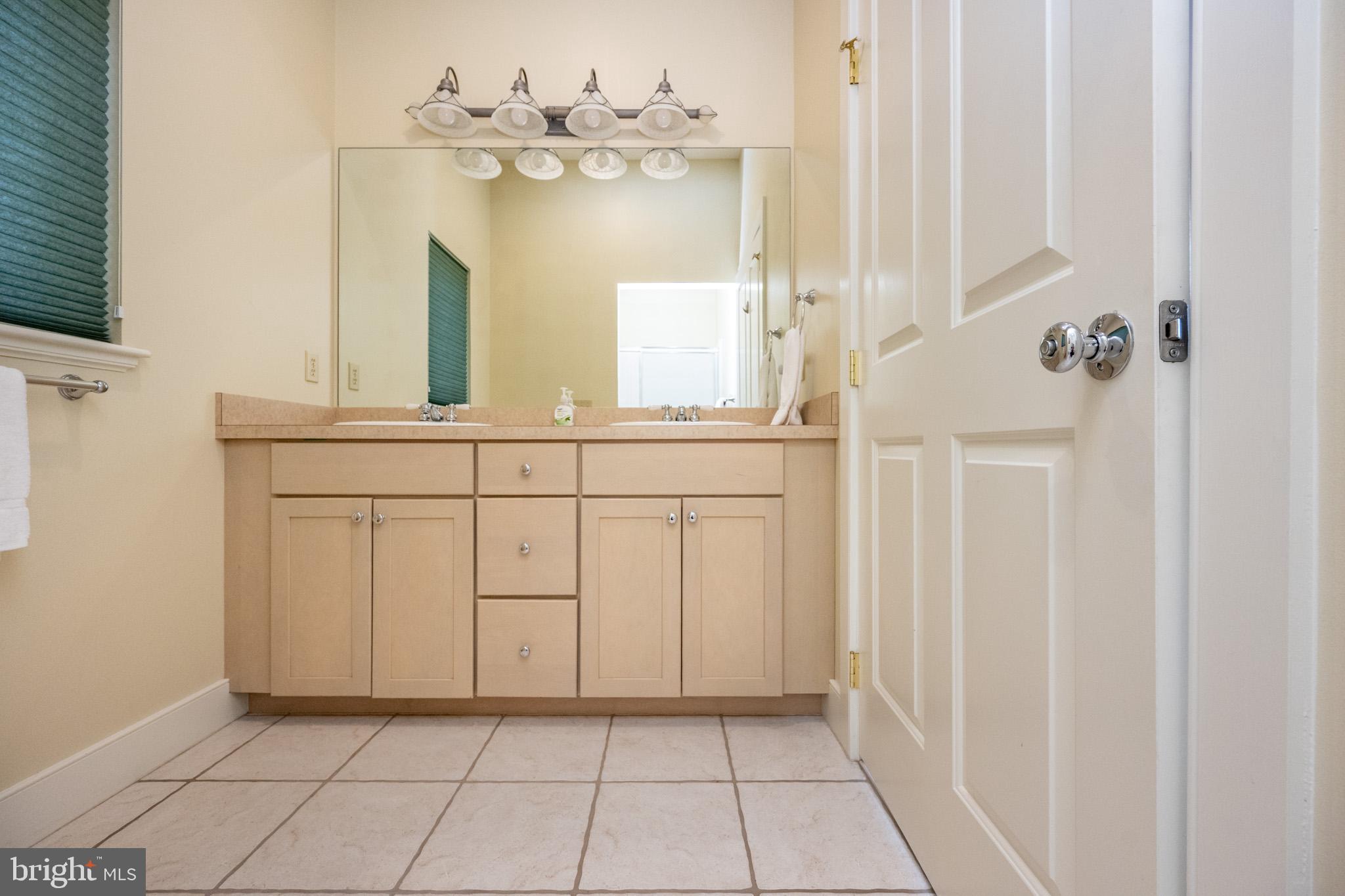 SUNDOWN CHASE - Residential