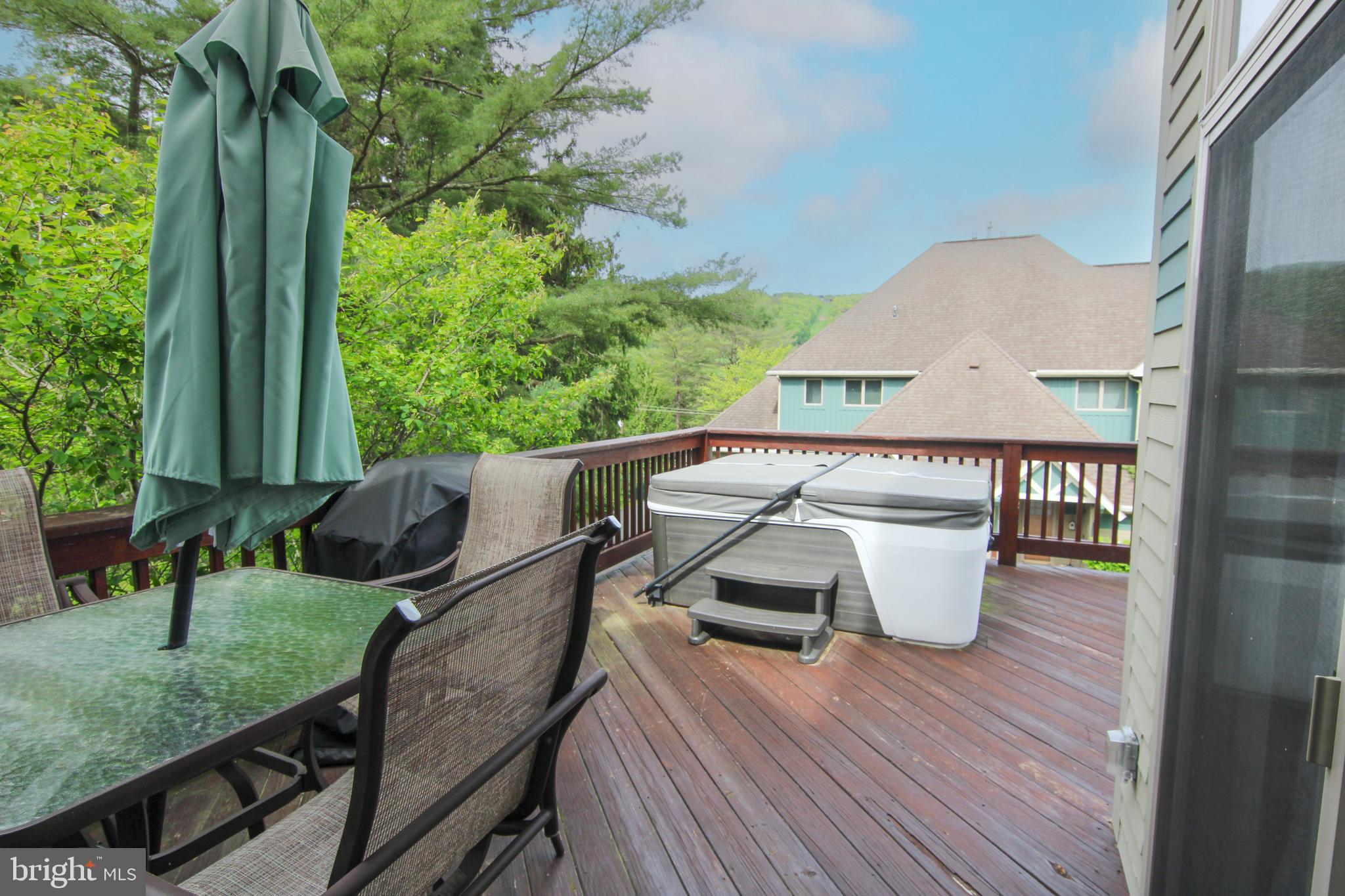 SUNDOWN CHASE - Residential