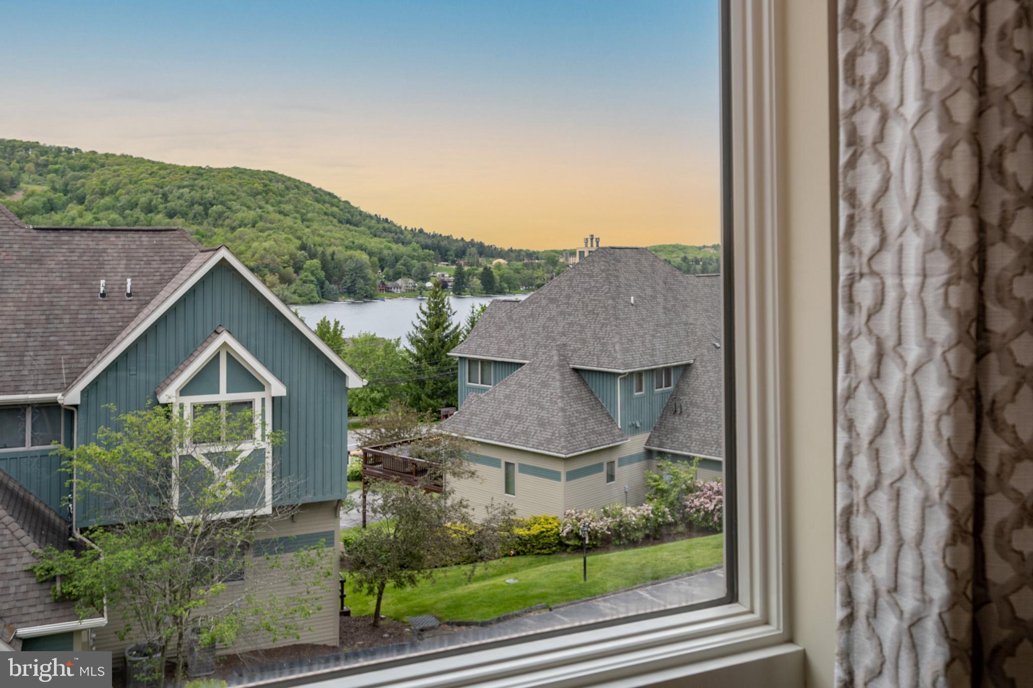 SUNDOWN CHASE - Residential