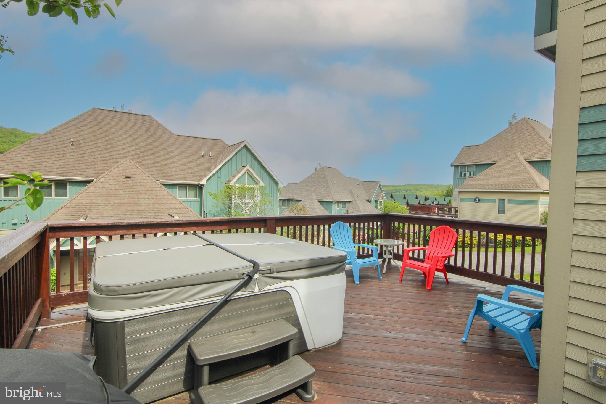 SUNDOWN CHASE - Residential