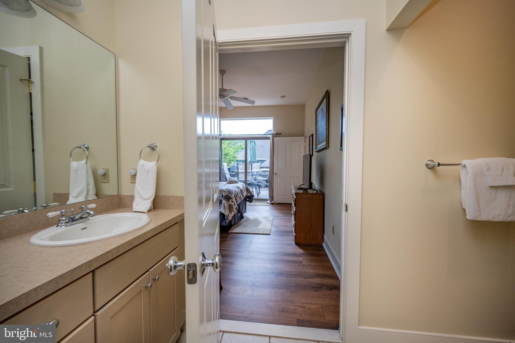 SUNDOWN CHASE - Residential