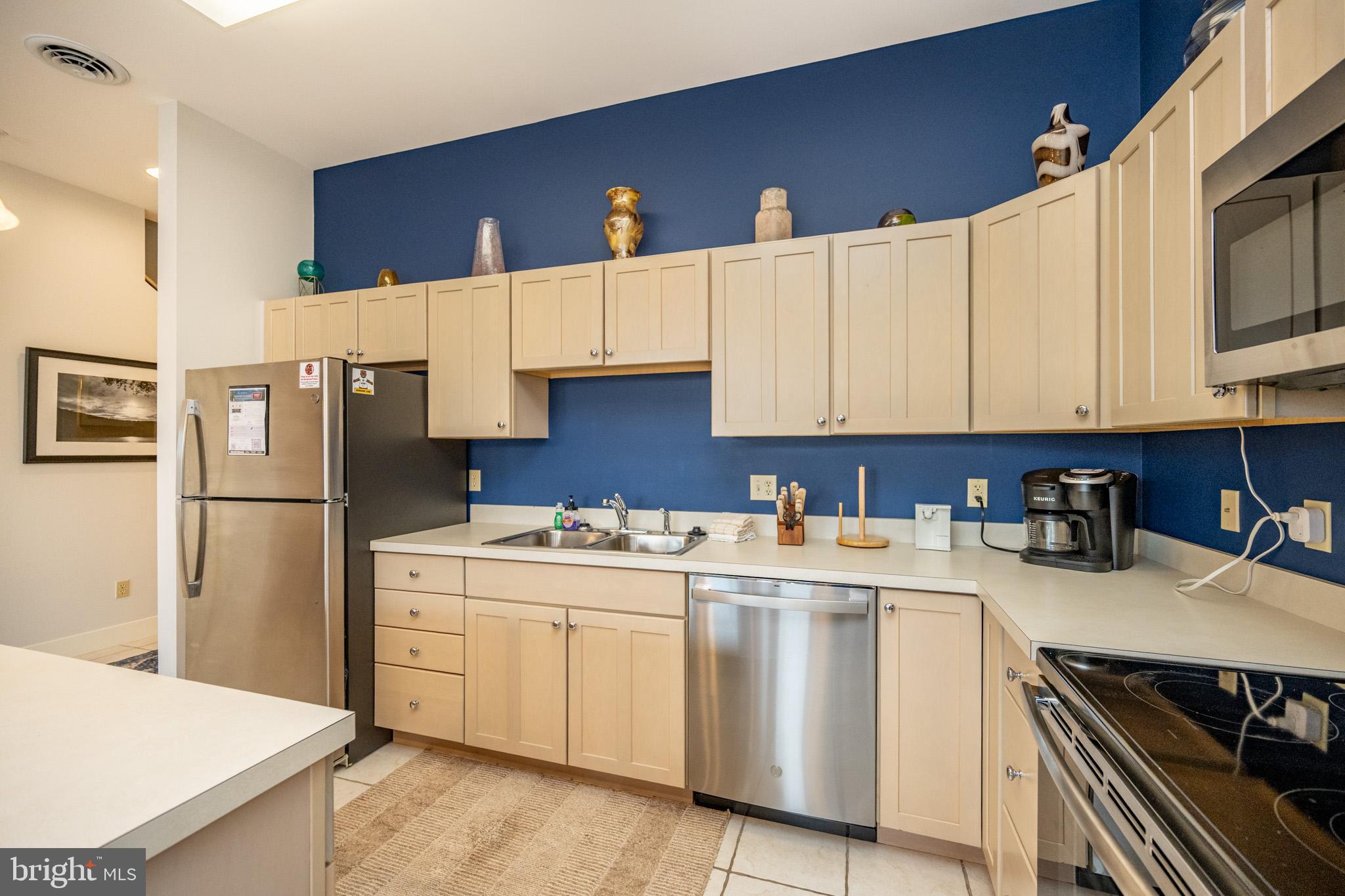 SUNDOWN CHASE - Residential