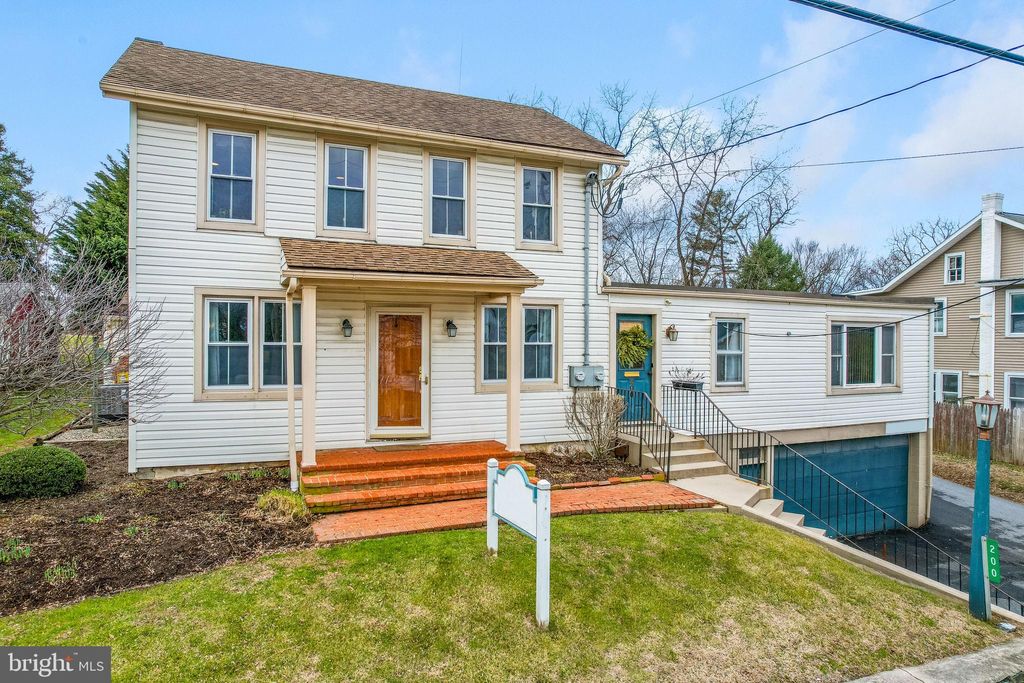 Photo of 200 S CHURCH ST, QUARRYVILLE, PA 17566 (MLS # PALA2030434)