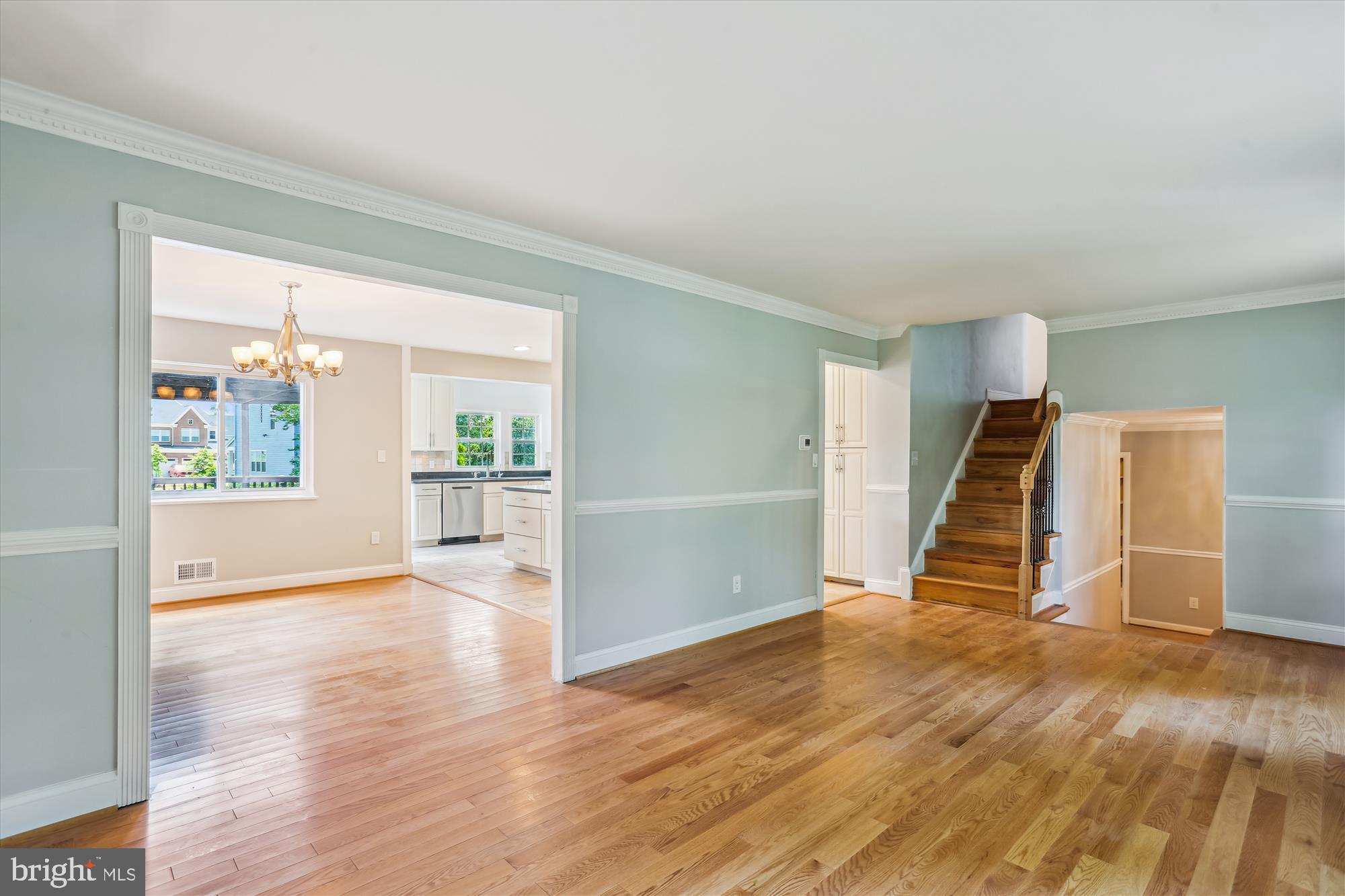 POOLESVILLE - Residential