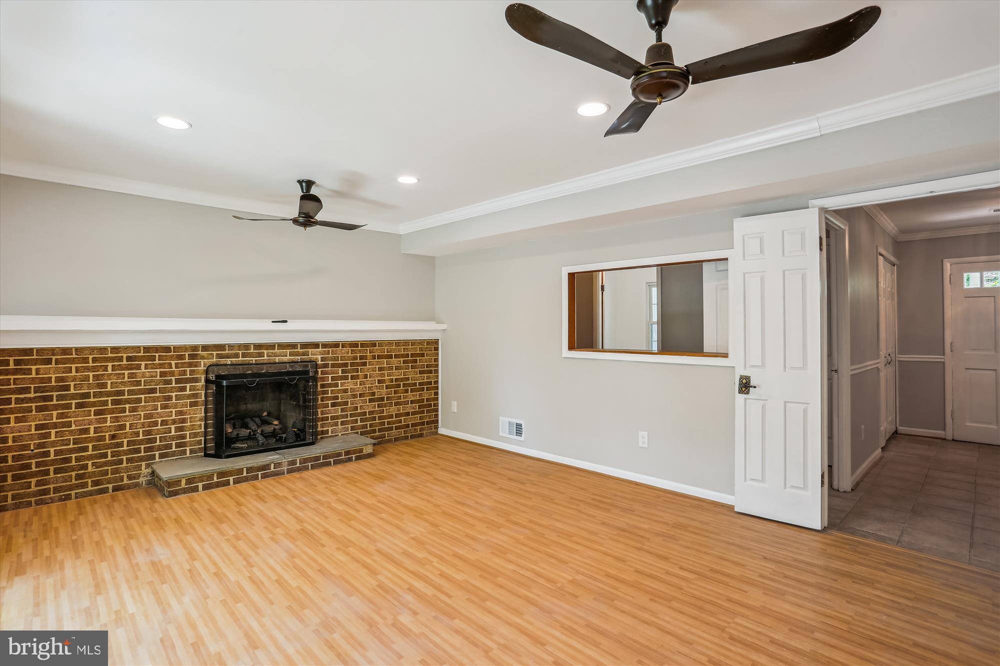 POOLESVILLE - Residential