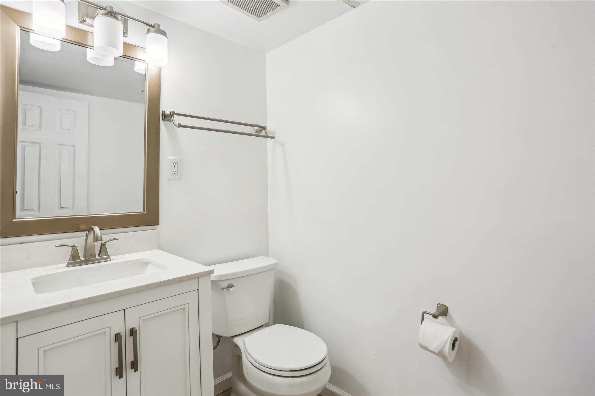 POOLESVILLE - Residential