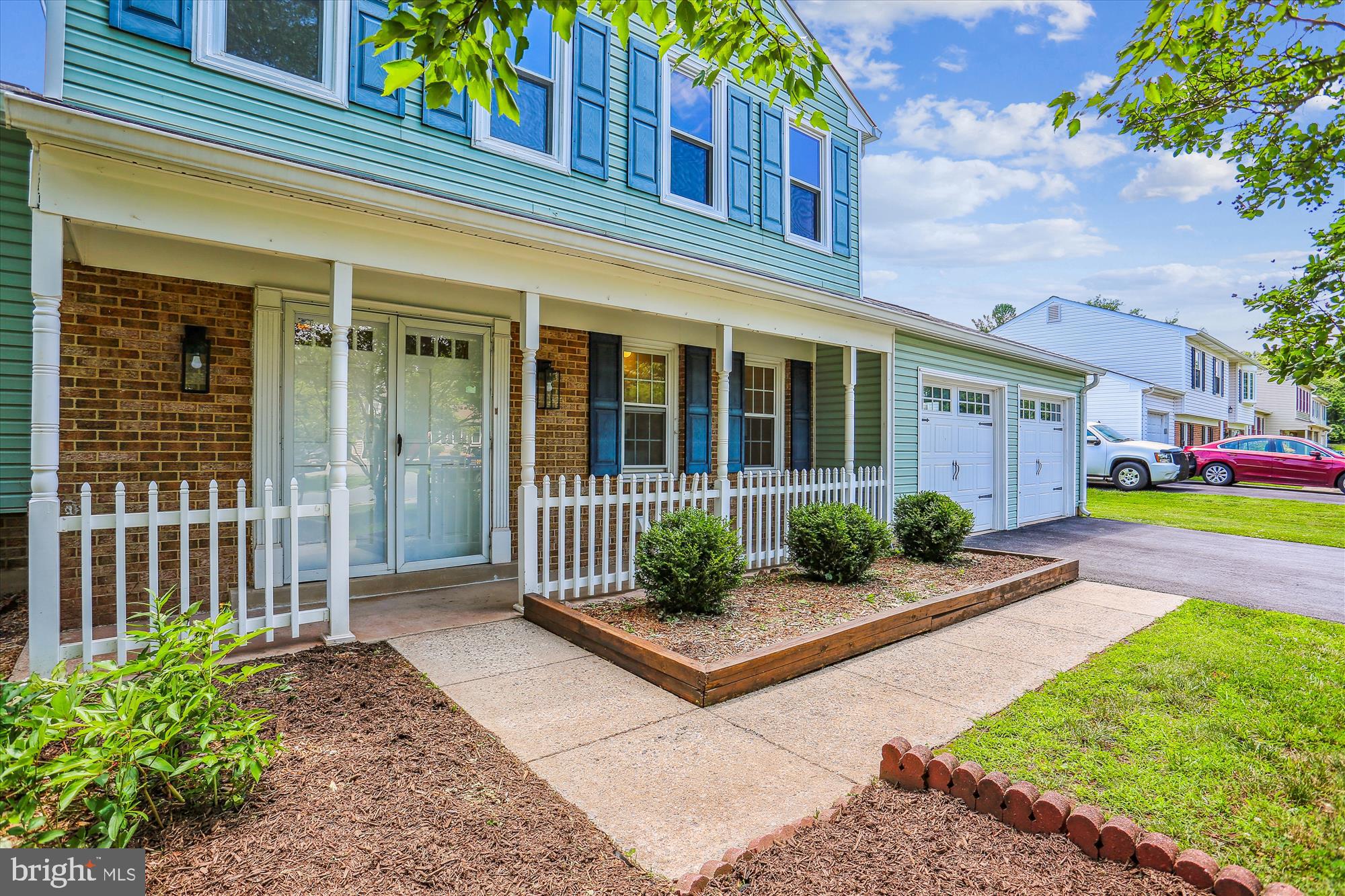 POOLESVILLE - Residential