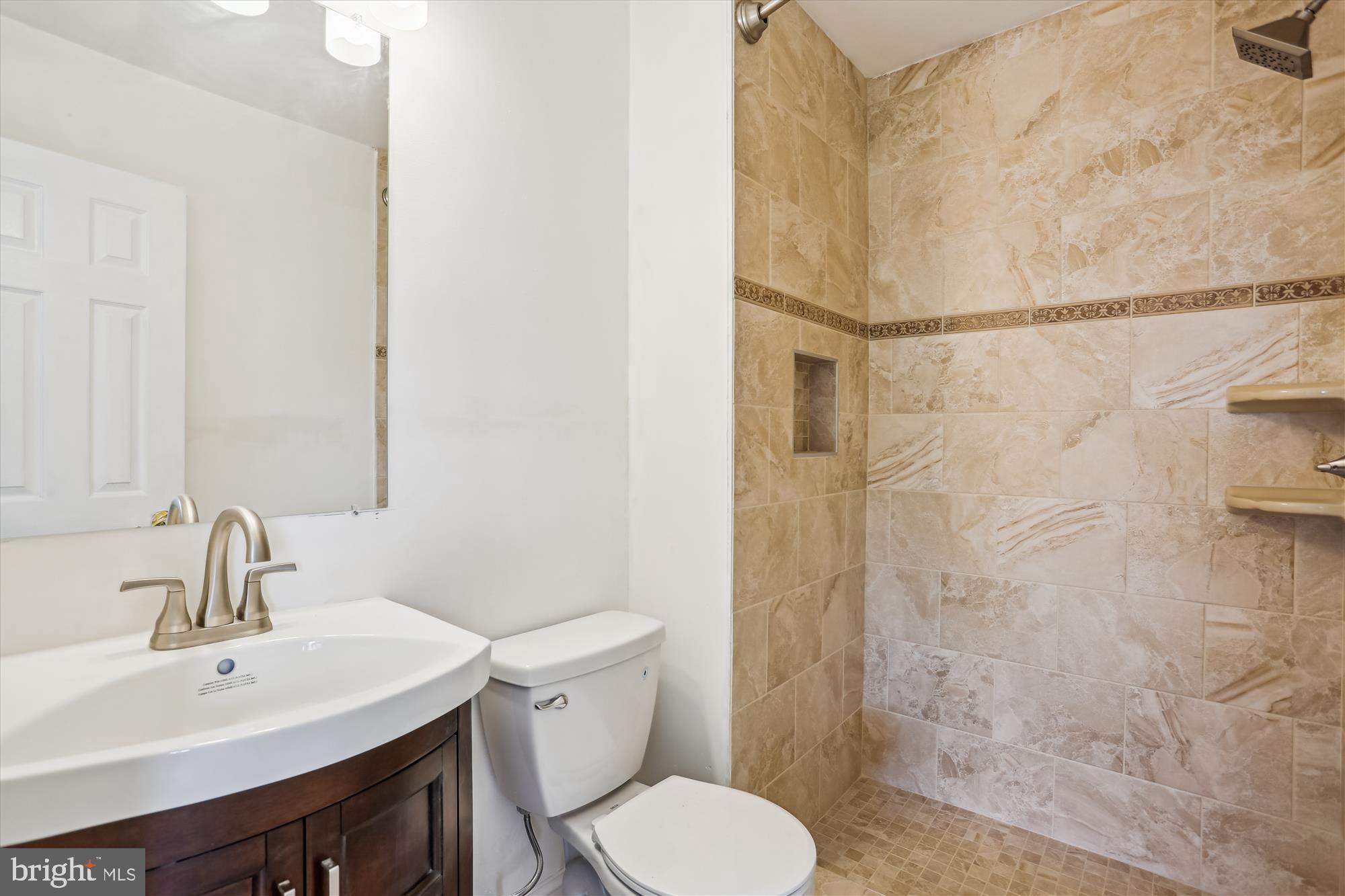 POOLESVILLE - Residential