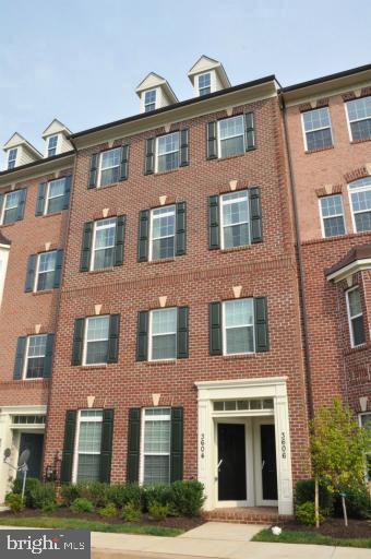 VILLAGES OF URBANA - Residential Lease