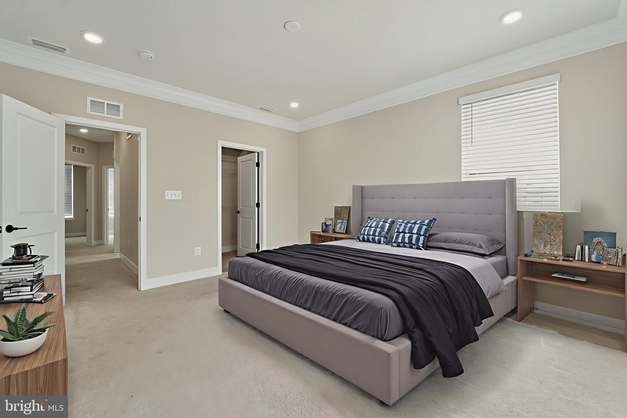 MEDFIELD - Residential