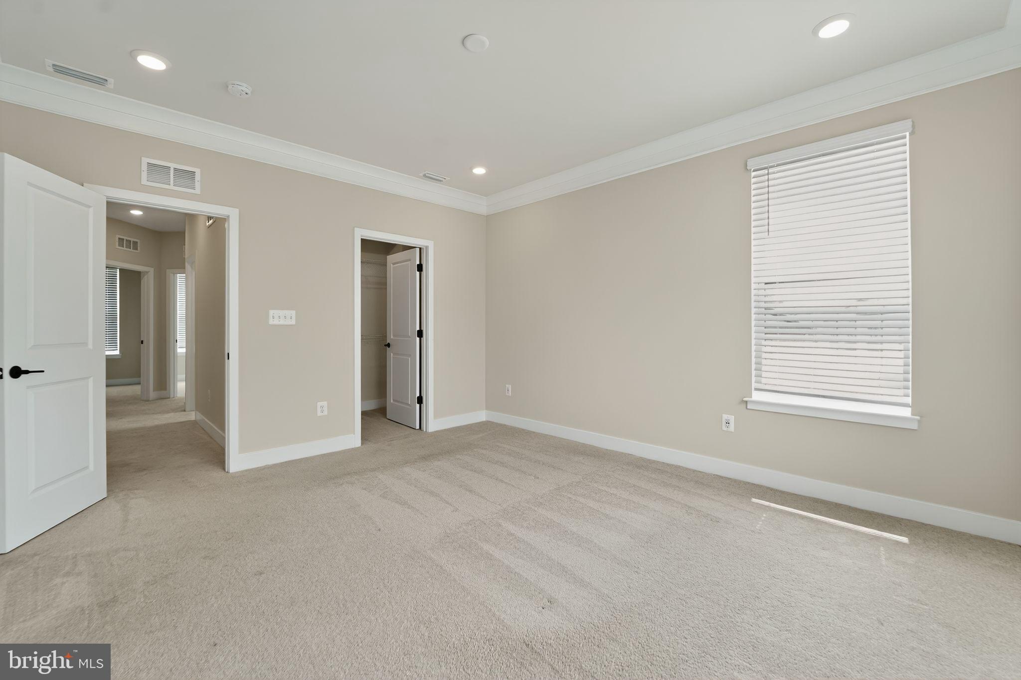 MEDFIELD - Residential