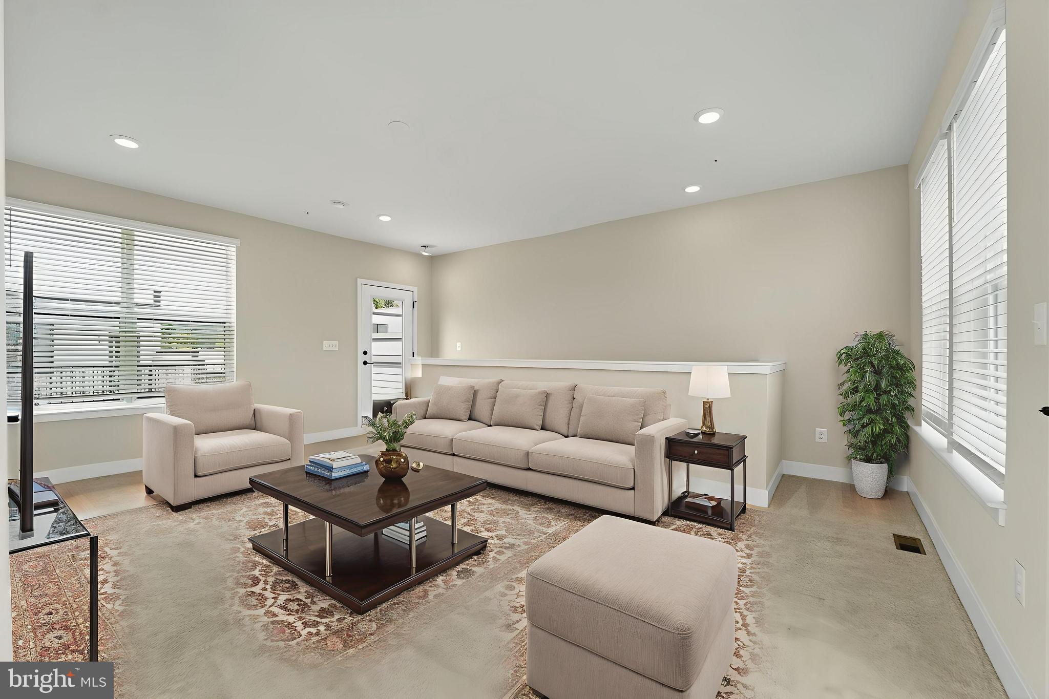 MEDFIELD - Residential
