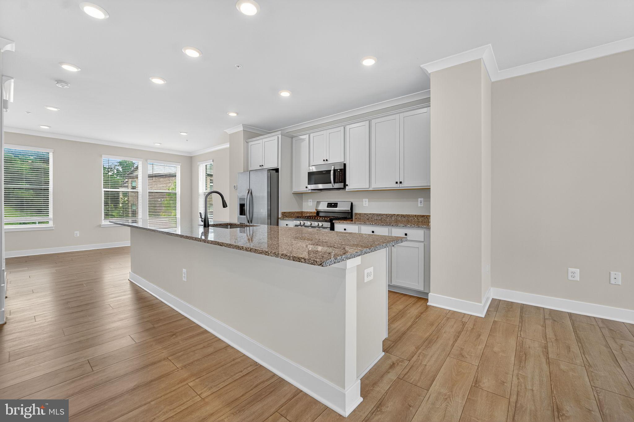 MEDFIELD - Residential