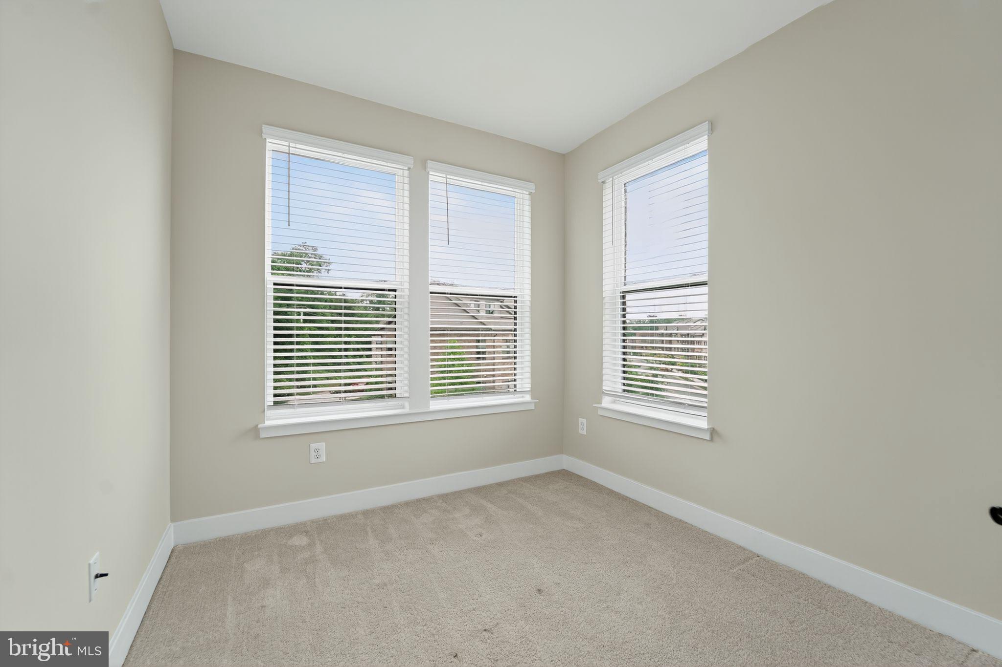 MEDFIELD - Residential