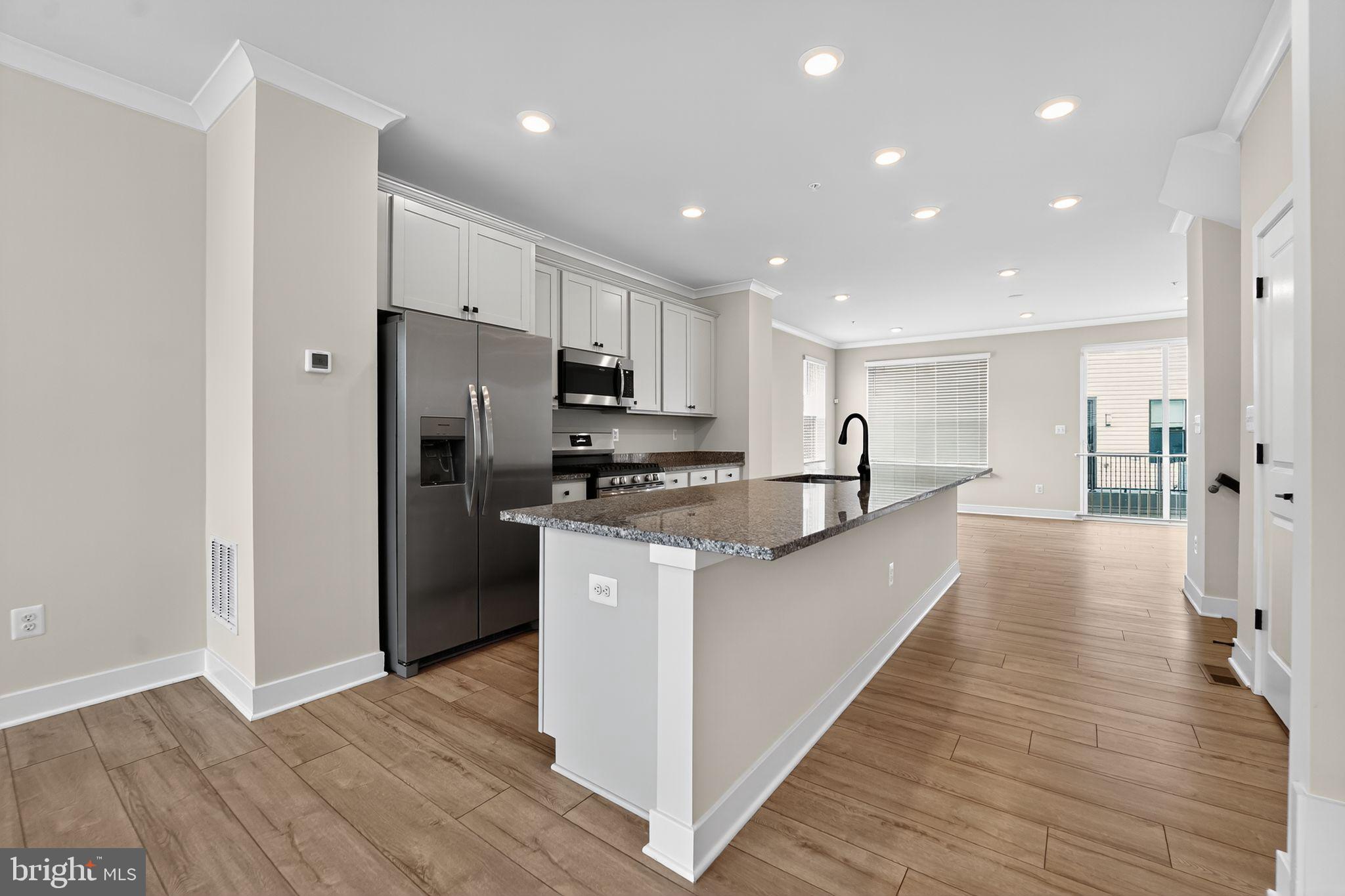 MEDFIELD - Residential