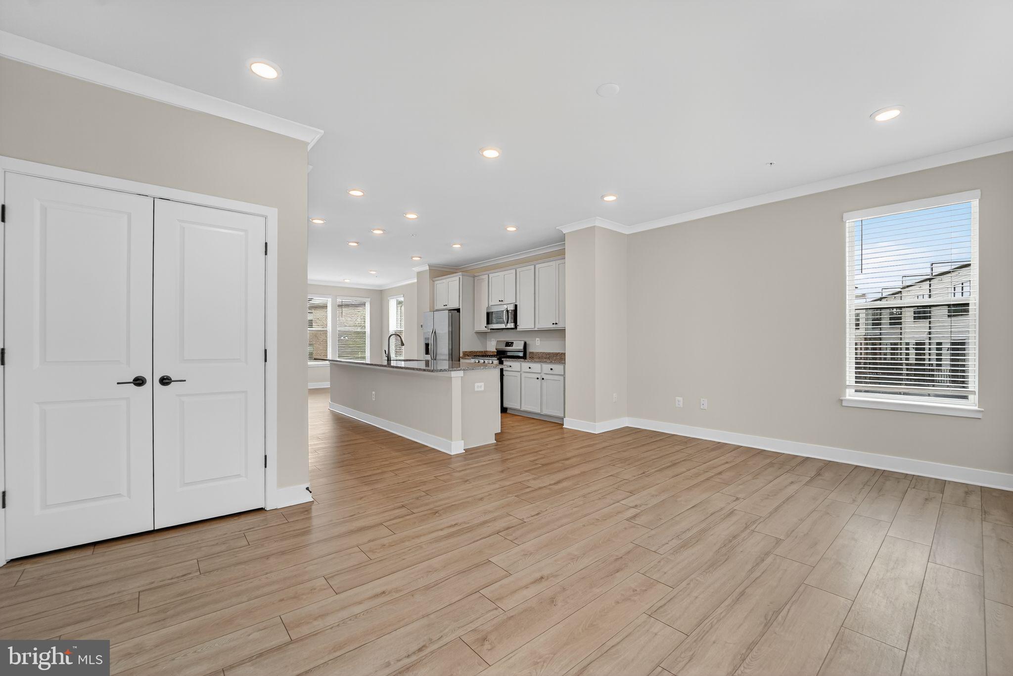 MEDFIELD - Residential