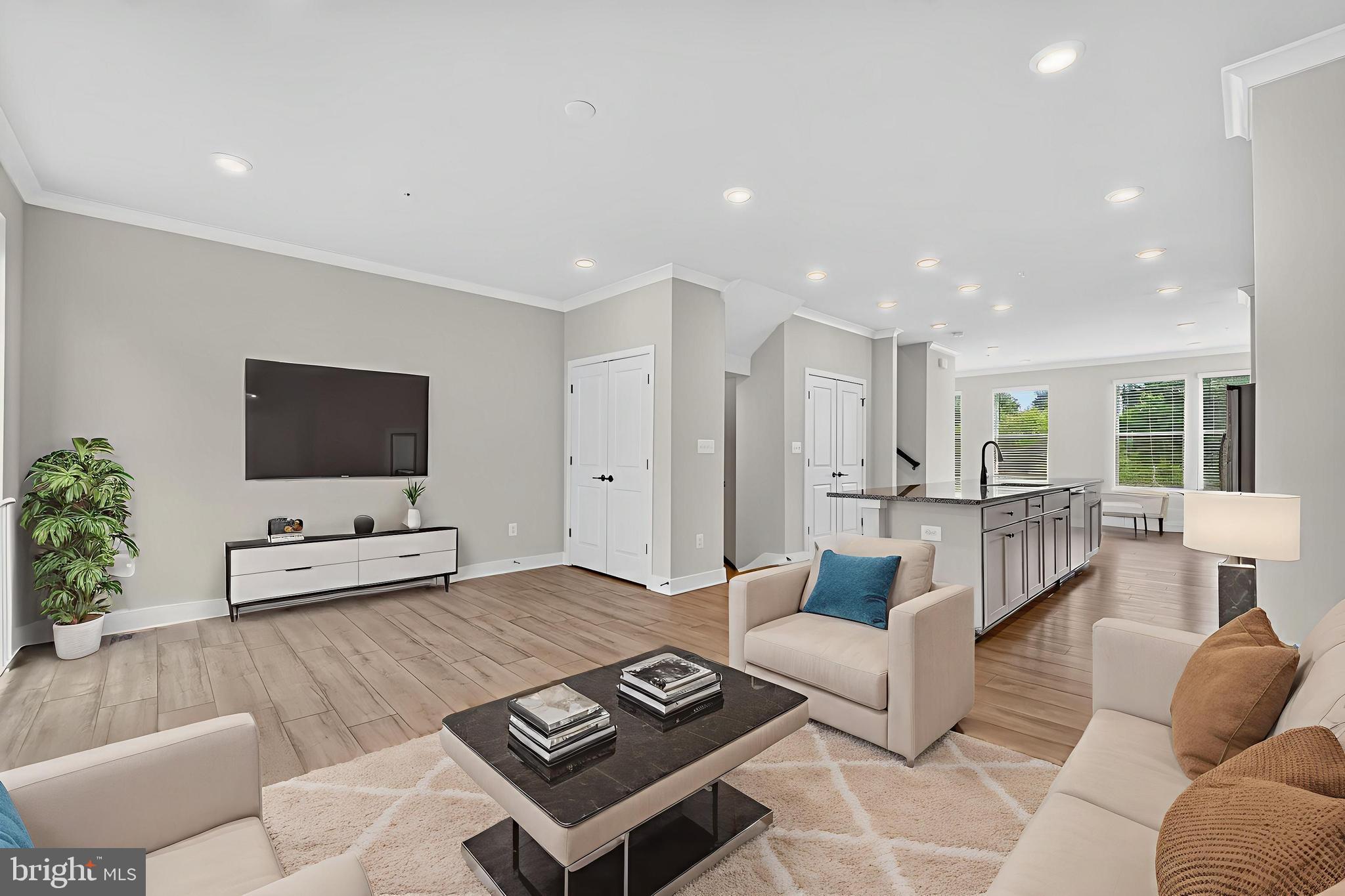 MEDFIELD - Residential