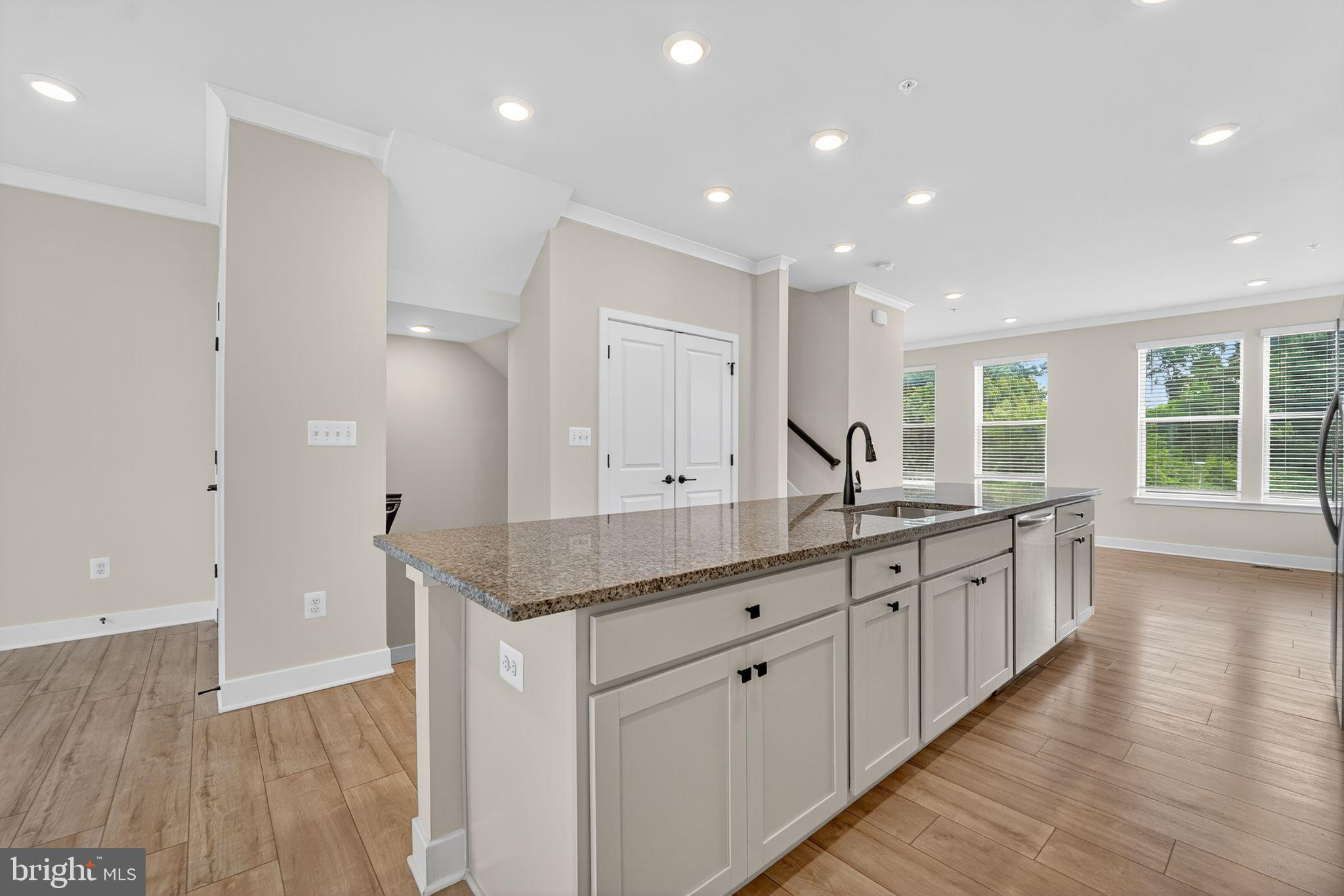 MEDFIELD - Residential