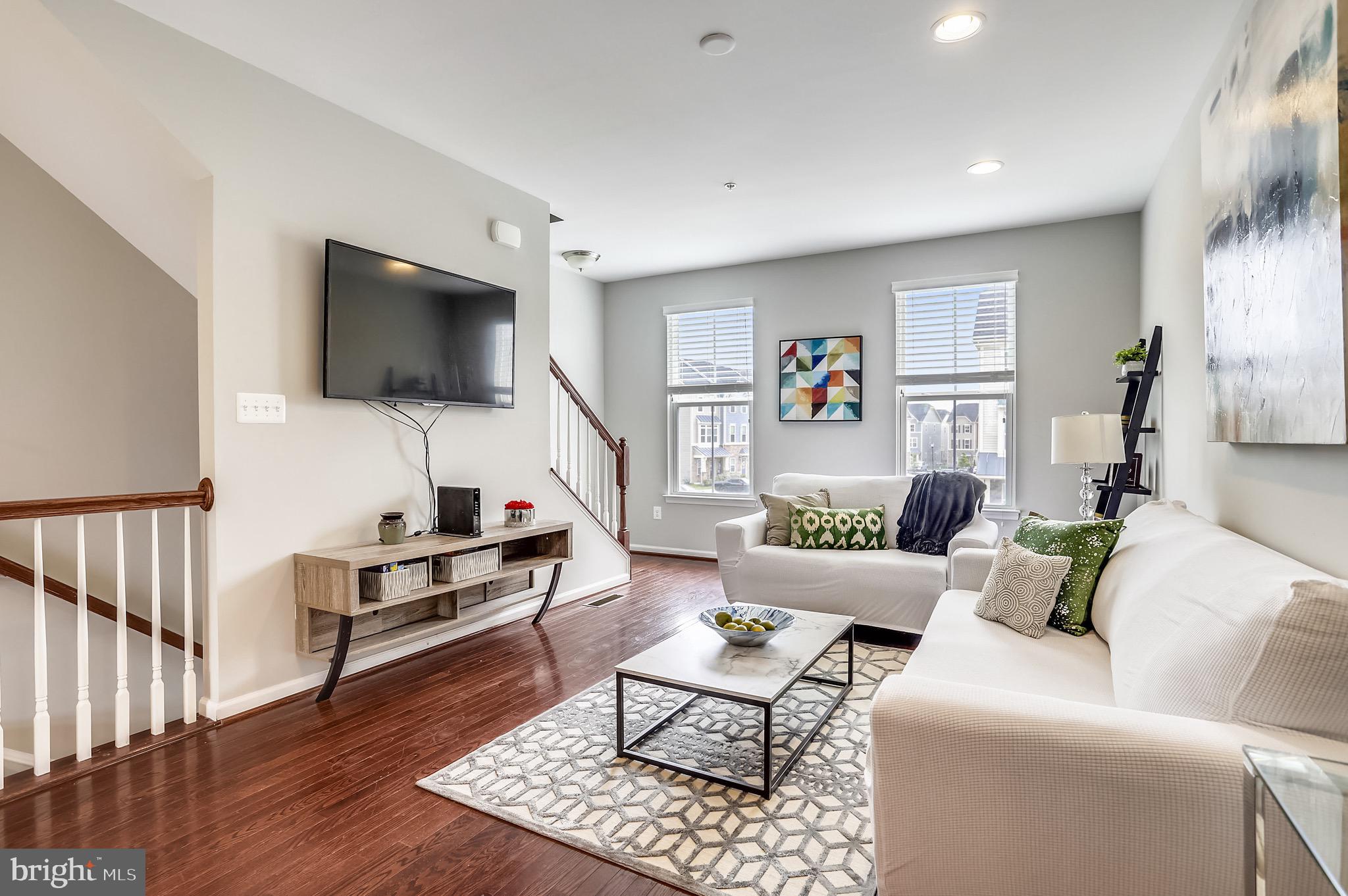 CREEKSIDE VILLAGE AT TANYARD SPRINGS - Residential