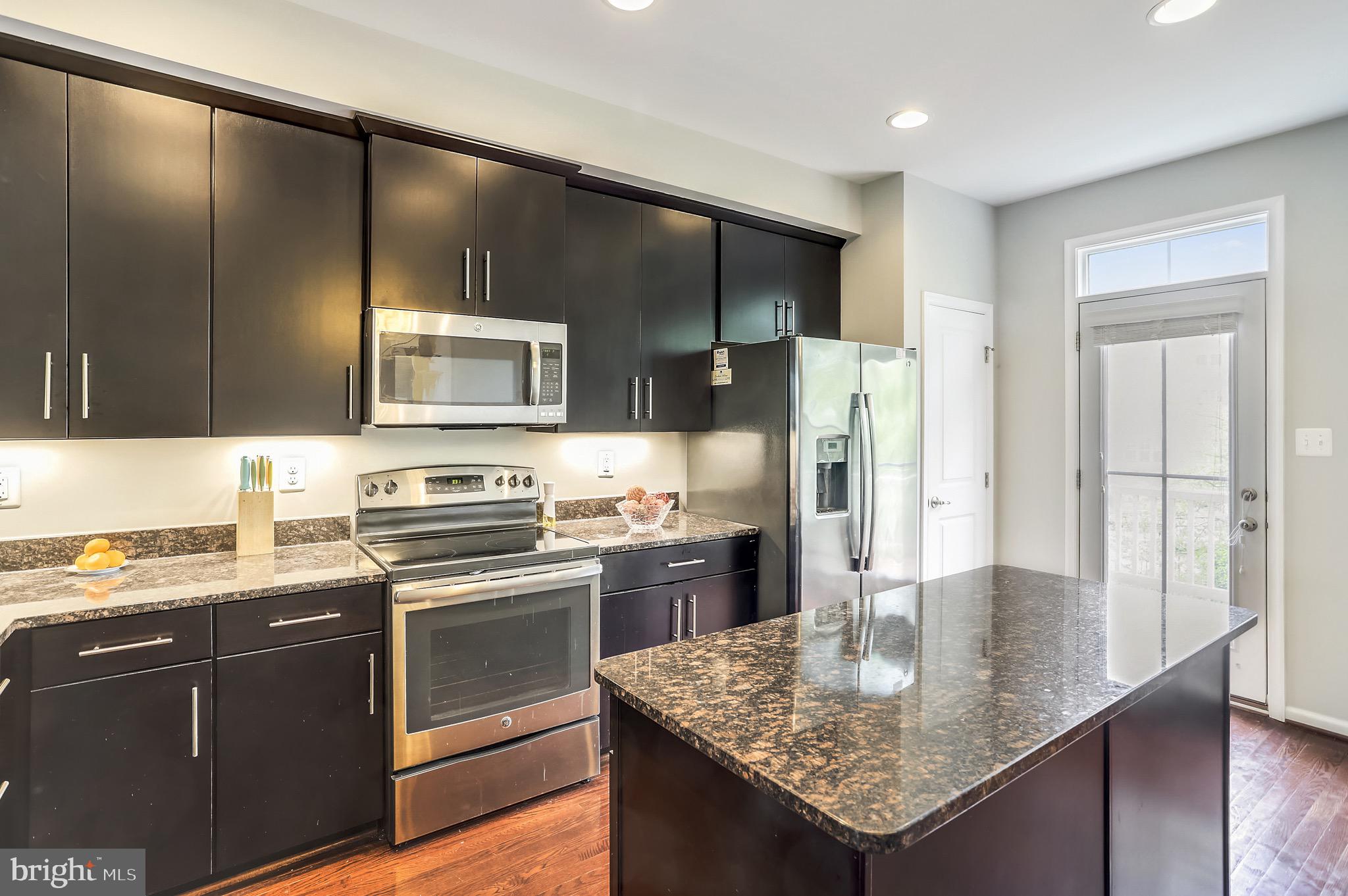 CREEKSIDE VILLAGE AT TANYARD SPRINGS - Residential